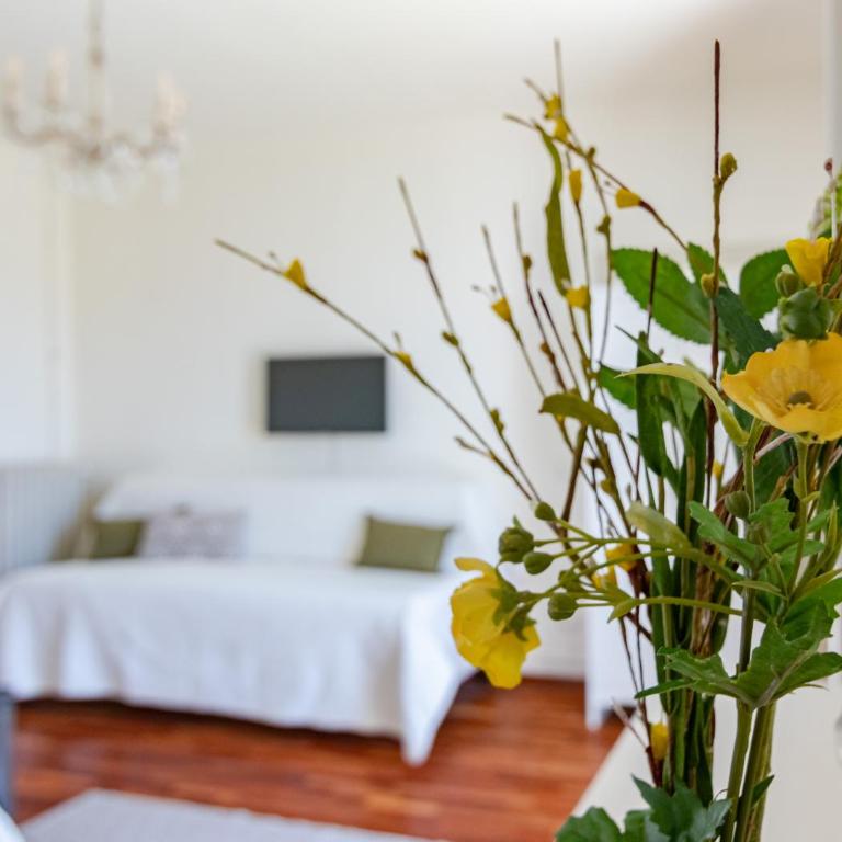 Hostly-San Giuseppe Luxury Apartment-By the Tower - Two-Bedroom Deluxe Apartment with Balcony - 34