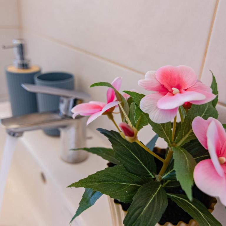 Hostly-San Giuseppe Luxury Apartment-By the Tower - Two-Bedroom Deluxe Apartment with Balcony - 38