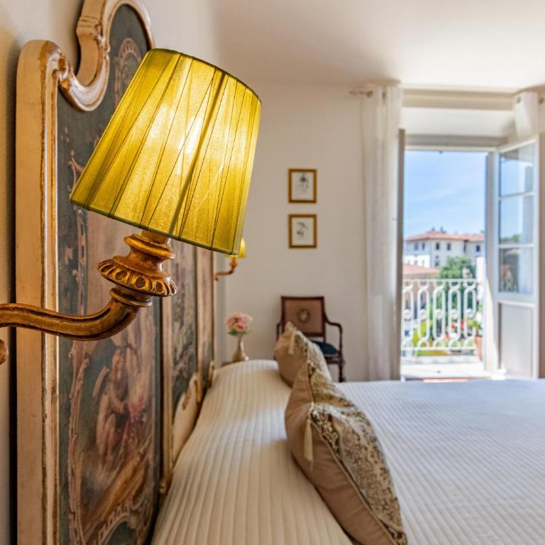 Hostly-San Giuseppe Luxury Apartment-By the Tower - Two-Bedroom Deluxe Apartment with Balcony - 44
