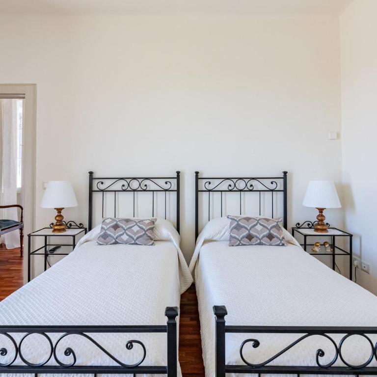Hostly-San Giuseppe Luxury Apartment-By the Tower - Two-Bedroom Deluxe Apartment with Balcony - 48