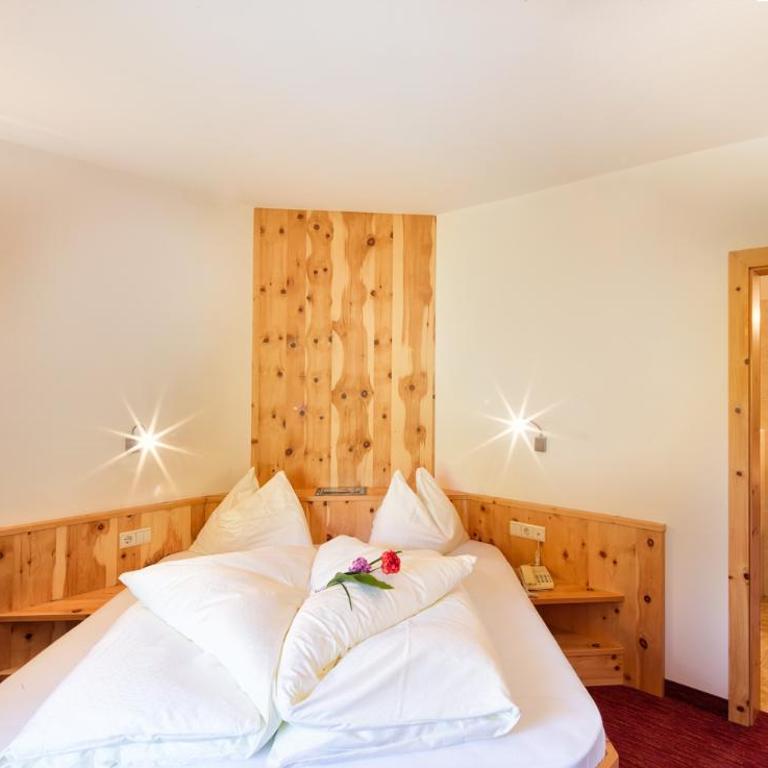 Hotel Wiesl - Double Room with Balcony - 8