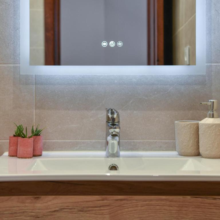 Carmencita - Two-Bedroom Apartment - 14