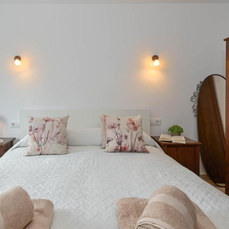 Carmencita - Two-Bedroom Apartment - 11
