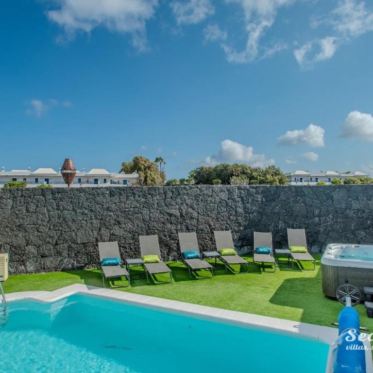Villa Sea Breeze Callao - Three-Bedroom Villa - 35