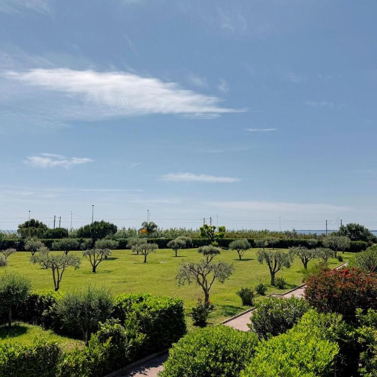 Spacious Seaside Condo with Garden & Sea-View - Appartement 3 Chambres - 2