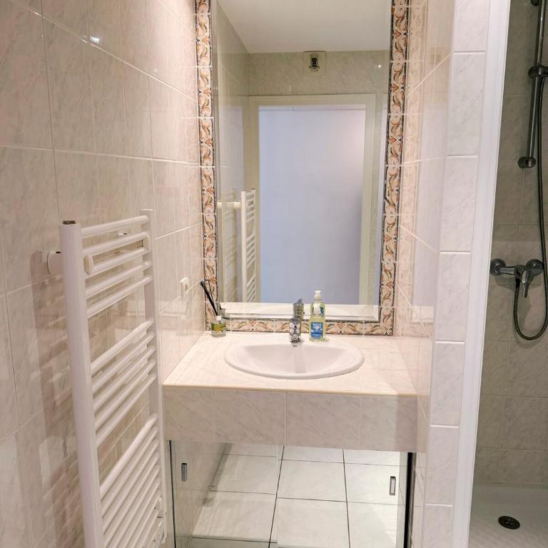 Spacious Seaside Condo with Garden & Sea-View - Appartement 3 Chambres - 5