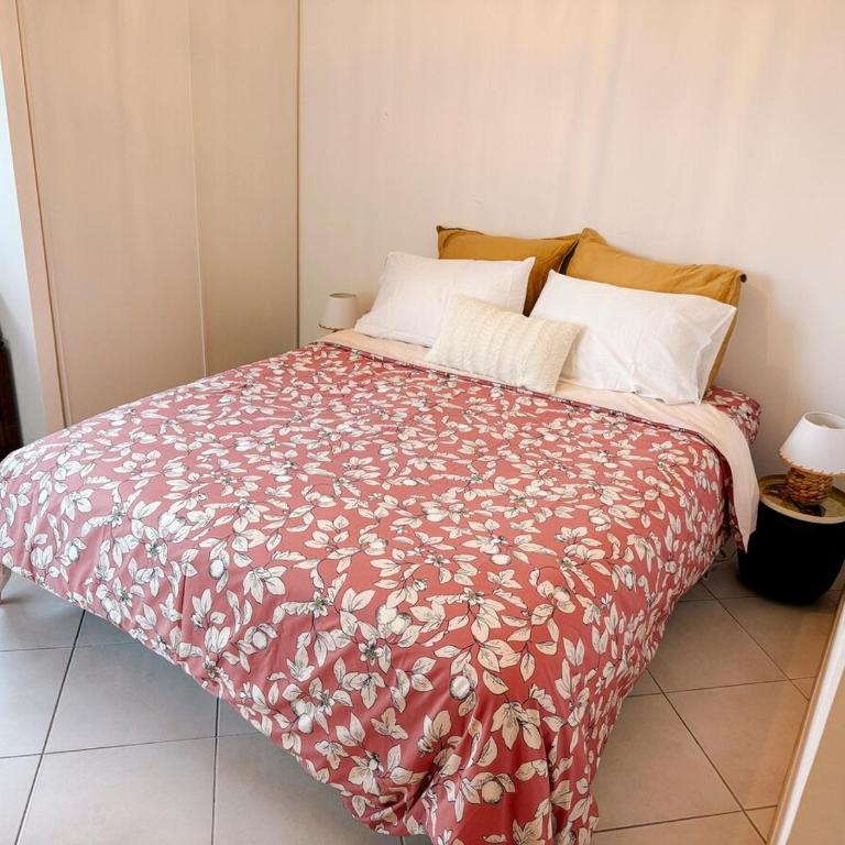 Spacious Seaside Condo with Garden & Sea-View - Appartement 3 Chambres - 35