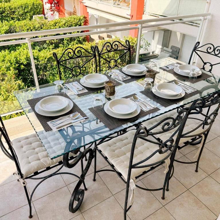 Spacious Seaside Condo with Garden & Sea-View - Appartement 3 Chambres - 38