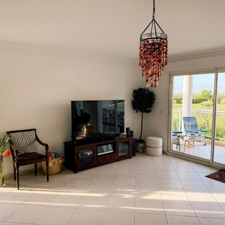 Spacious Seaside Condo with Garden & Sea-View - Appartement 3 Chambres - 45