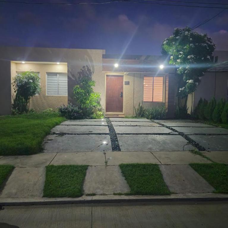 NanoHouse - Casa de 3 dormitorios - 1