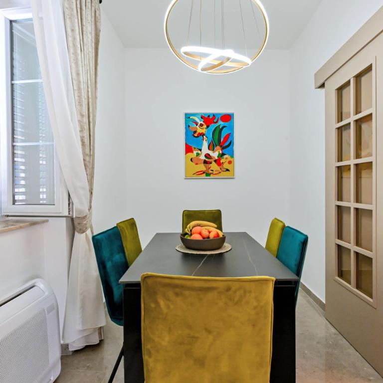 Old Town Lux - Three-Bedroom Apartment - 11