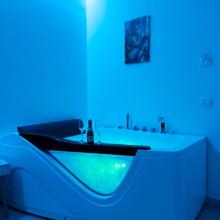 Brezza di Stabia Rooms - Camera Matrimoniale con Vasca Idromassaggio - 1