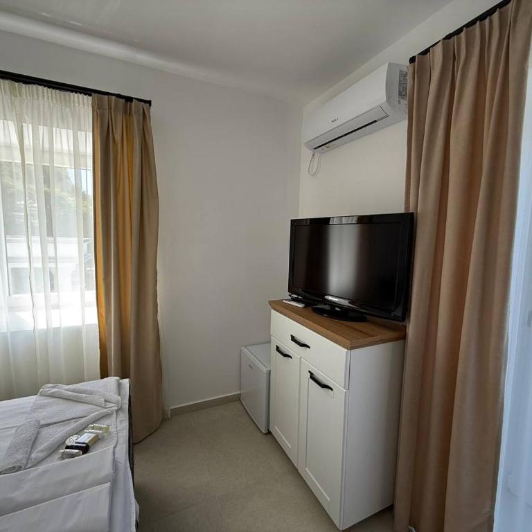 Hotel Xanadu - Deluxe Room with Balcony and Sea View - 11