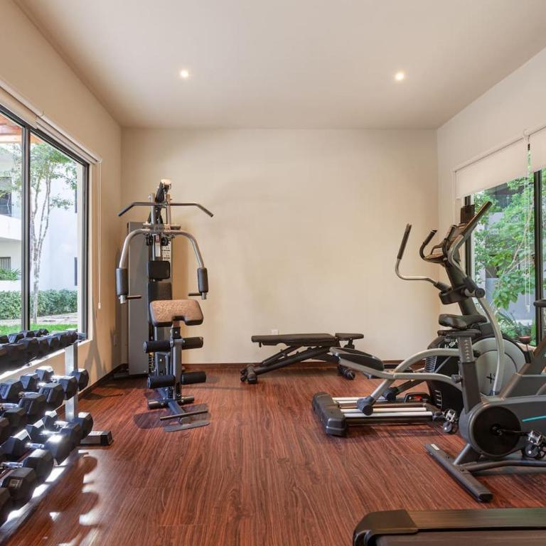 RayoDeSol Condo10min to Beach,Gym,Pool,WIFI 200MB - Three-Bedroom Apartment - 4