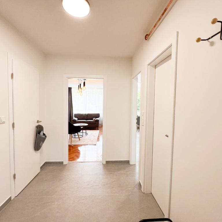 Modern Stay Grbavica - Quiet Area & Free Parking - One-Bedroom Apartment - 42