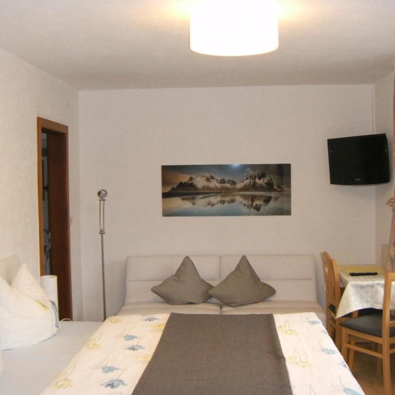 Pension Garni Gerhard - Doppelzimmer mit Balkon - 28