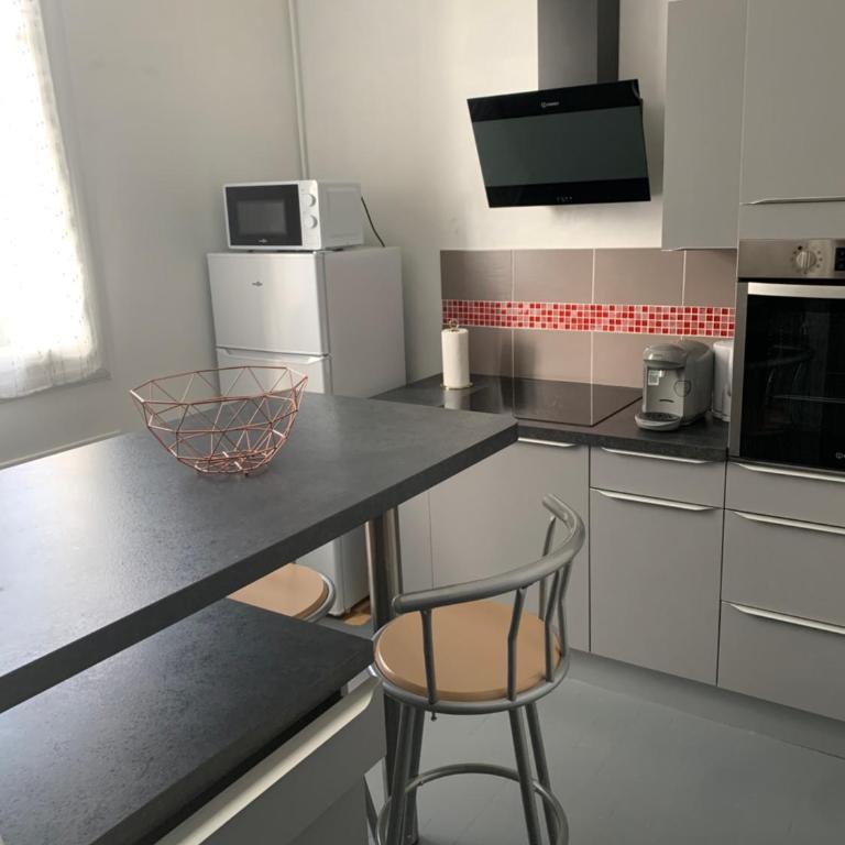 Logement proche gare , tram direct circuit - Apartment mit 1 Schlafzimmer - 1