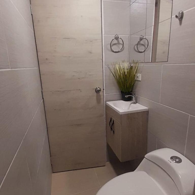 Espectacular apartamento completamente dotado en Yarumal Antioquia! - Three-Bedroom Apartment - 10