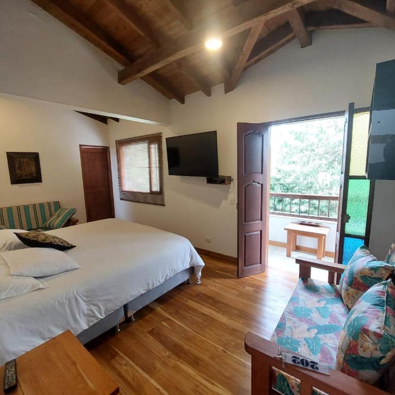 Hotel Campestre Ronda Ecuestre Rionegro - Habitación Doble Deluxe con balcón - 1