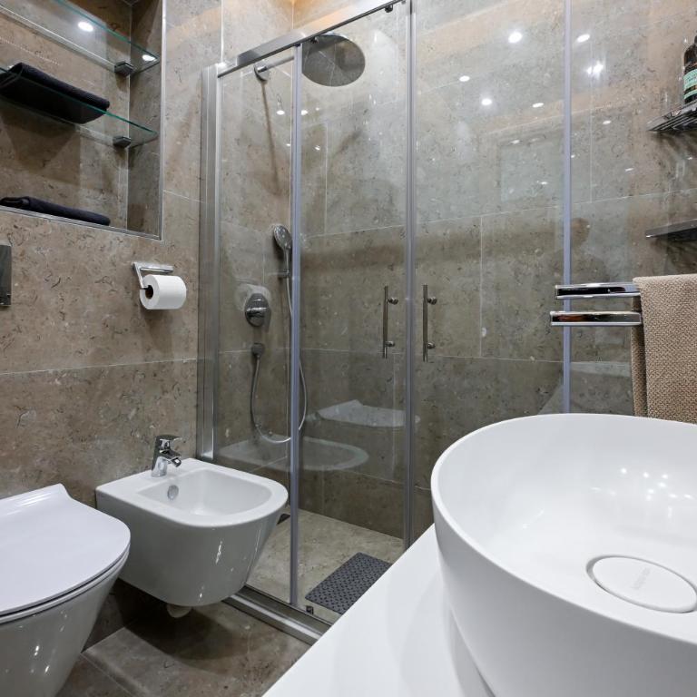 Old Town Lux - Three-Bedroom Apartment - 27