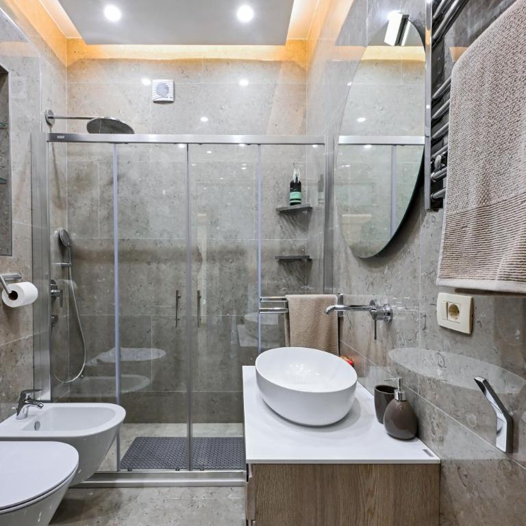 Old Town Lux - Three-Bedroom Apartment - 7