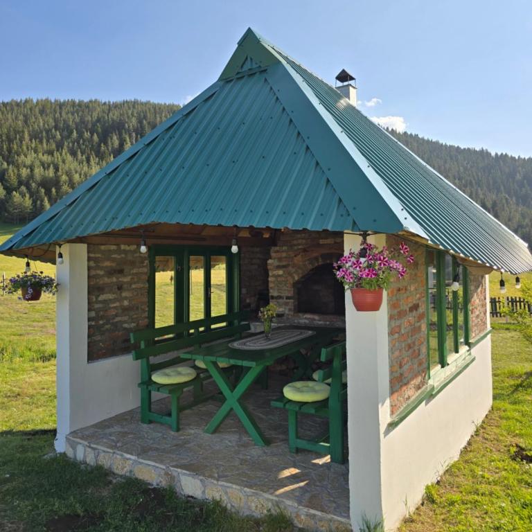 Magic Corner - One-Bedroom House - 12