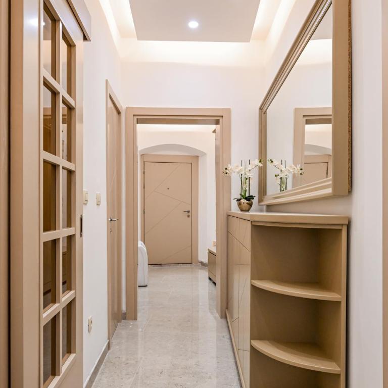 Old Town Lux - Three-Bedroom Apartment - 38