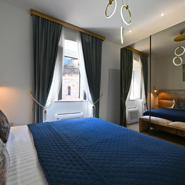 Old Town Lux - Three-Bedroom Apartment - 42