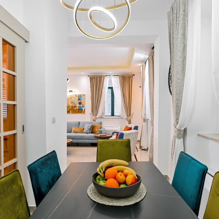 Old Town Lux - Three-Bedroom Apartment - 48