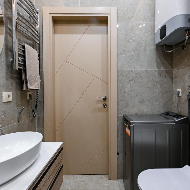 Old Town Lux - Three-Bedroom Apartment - 56