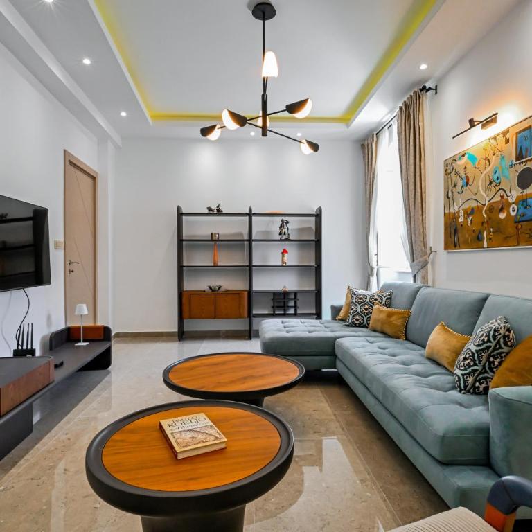 Old Town Lux - Three-Bedroom Apartment - 61