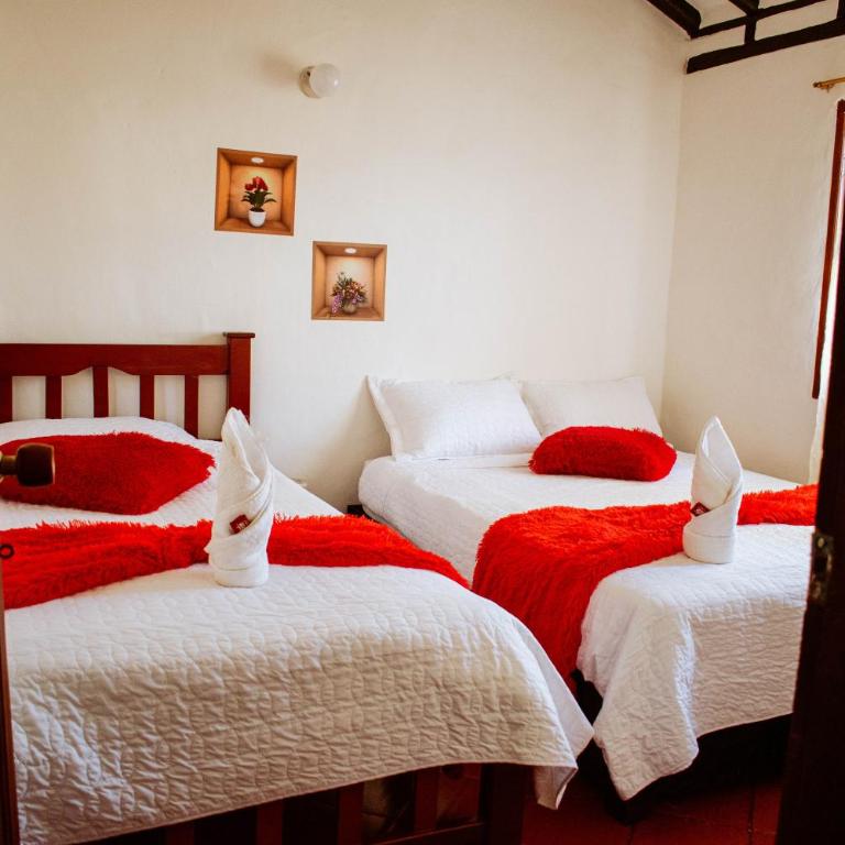 Apartahotel Casa de Angel - Family Room with Private Bathroom - 4