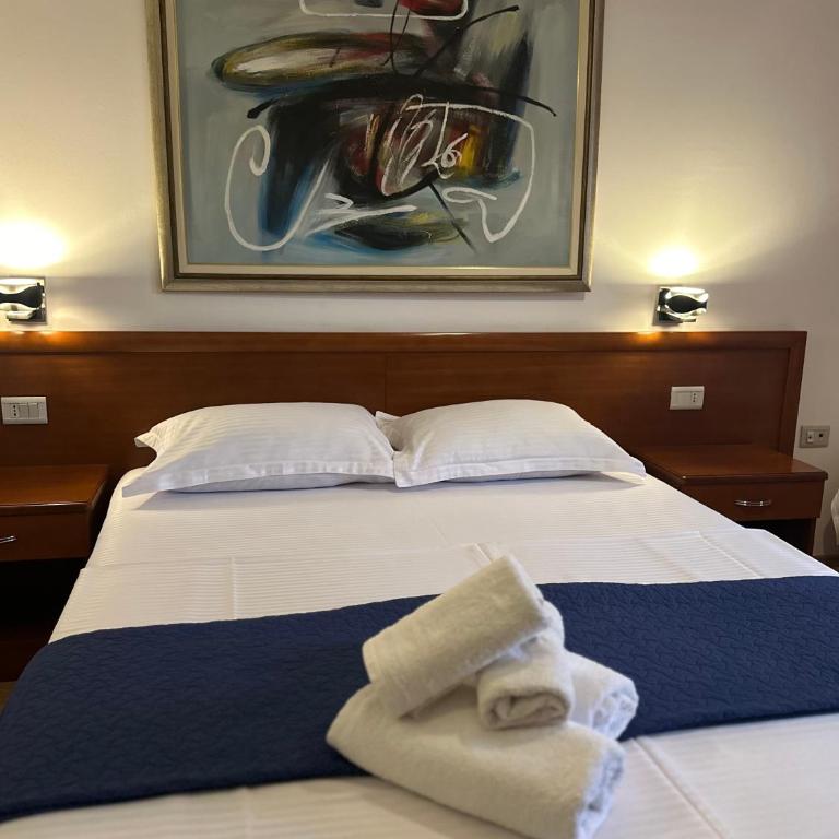 Hotel Porto A - Dvokrevetna Soba s Pomoćnim Ležajem - 2