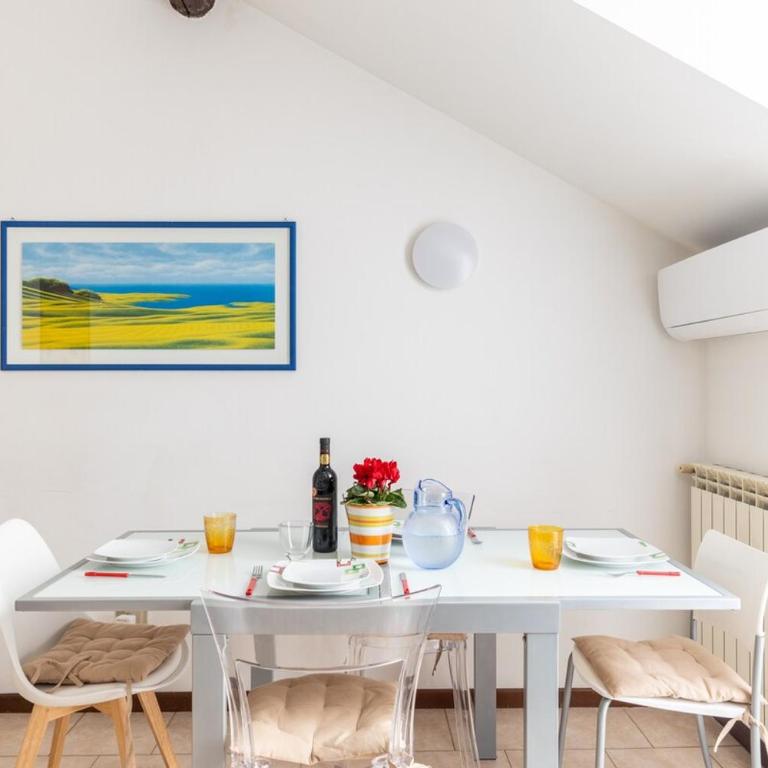 Suite con bagno privato con WiFi a 200m dalla metro - Appartamento con 3 Camere da Letto - 4