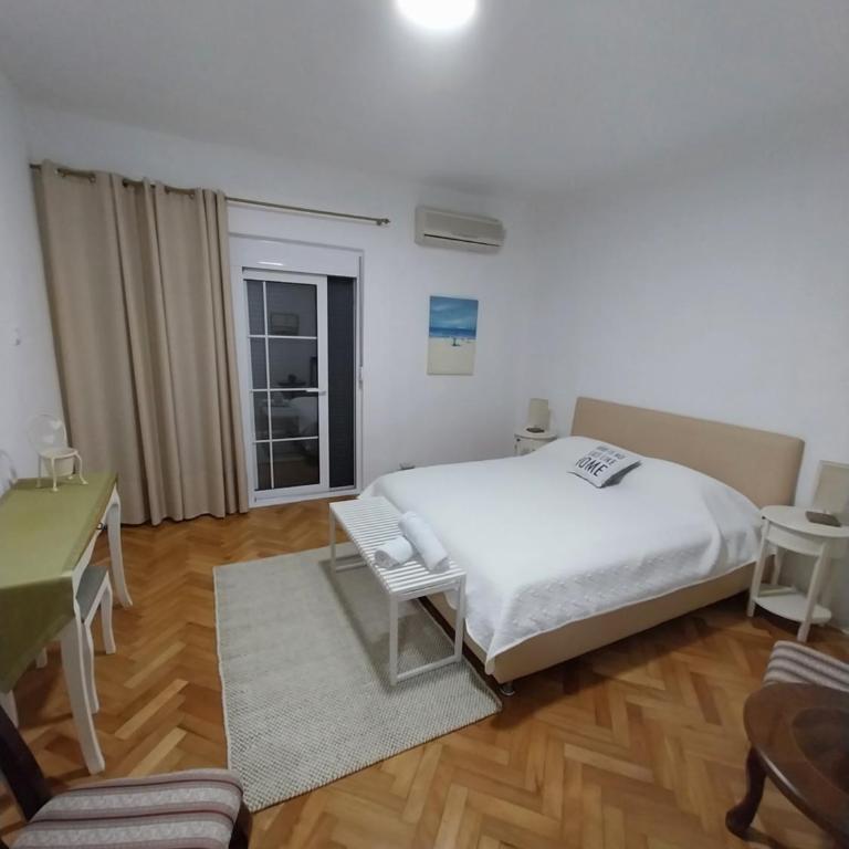 Jon - Two-Bedroom Apartment - 1