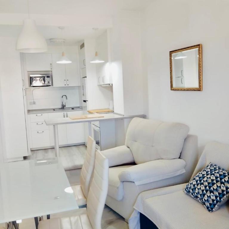 Bright & Cozy Flat with views of Fuengirola Beach - Apartamento de 1 dormitorio - 1