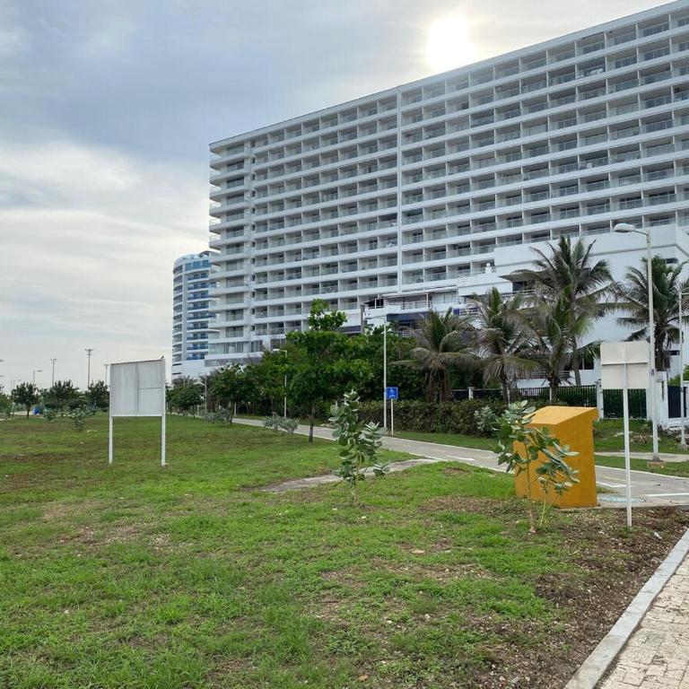 New Apto Beach Front & Close to Airport - Apartamento de 1 dormitorio - 48