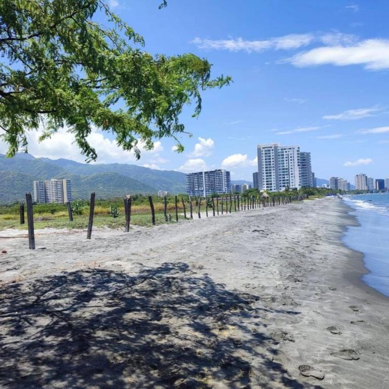 Cozy & Stylish Beachfront Apartment - Studio Apartment - 28