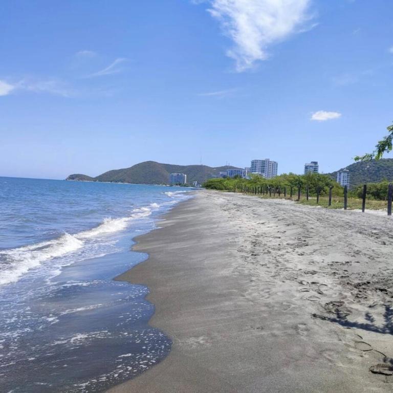 Cozy & Stylish Beachfront Apartment - Studio Apartment - 36