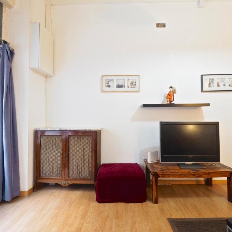 Parallel-Patio - Two-Bedroom Apartment - 13