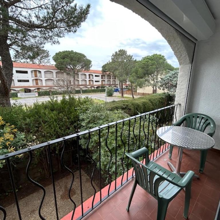 Appartement avec piscine, parking proche plage - FR-1-837-19 - Apartment - 3