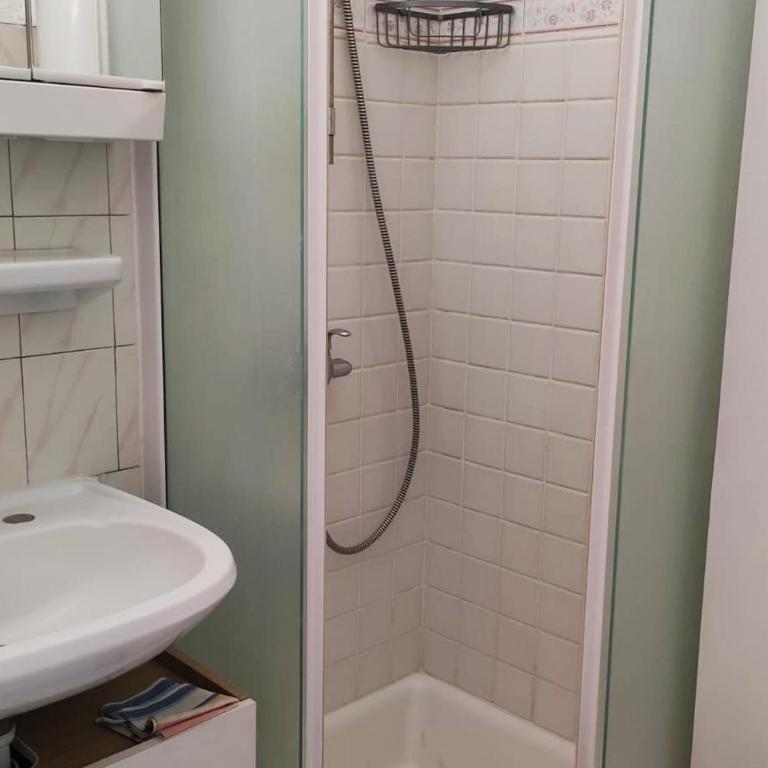 Appartement avec piscine, parking proche plage - FR-1-837-19 - Apartment - 8