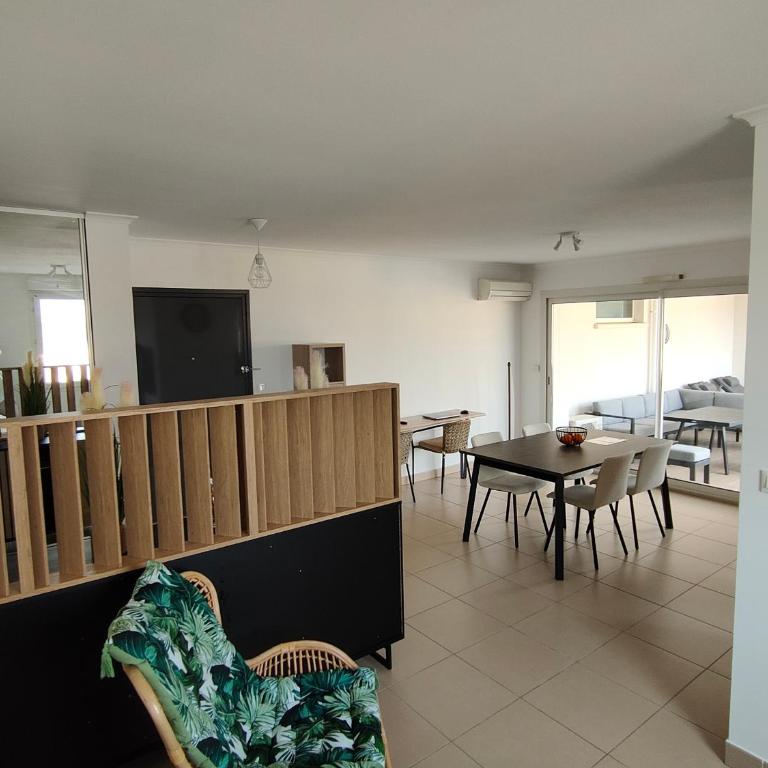 Appartement T2 avec Clim, WIFI, Terrasse et Garage à 200m Plage - FR-1-781-102 - Appartamento - 4