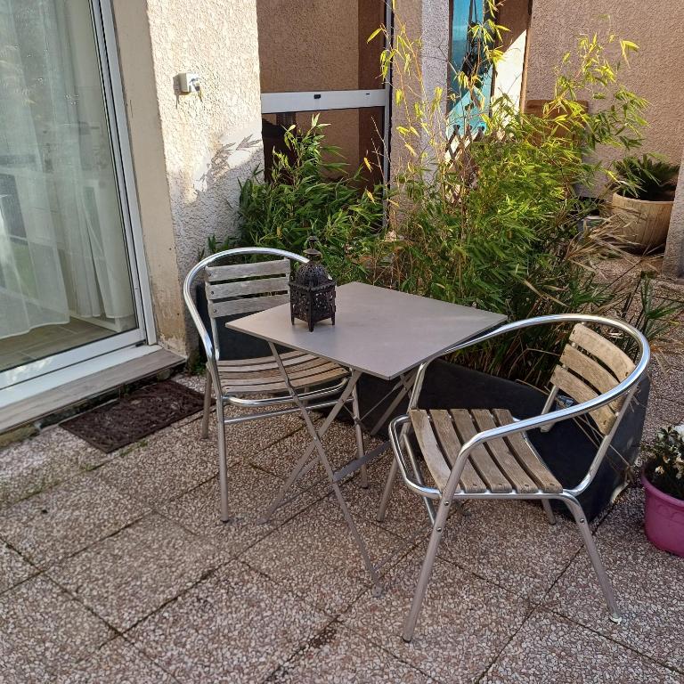 Studio cosy, terrasse, logement entier Aix-en-Provence dans maison - Appartement 1 Chambre - 11