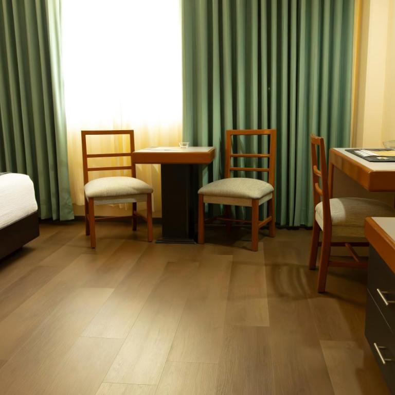 Hotel Abastos Plaza - Double Room with Two Double Beds - 1