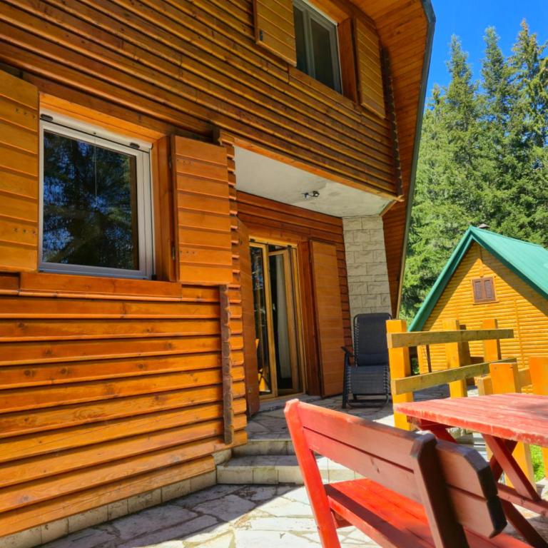 Planinska Vila - Three-Bedroom Villa - 63