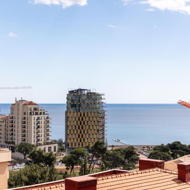 Just 7 Min from the Beach Stylish 2BR - Two-Bedroom Apartment - 31