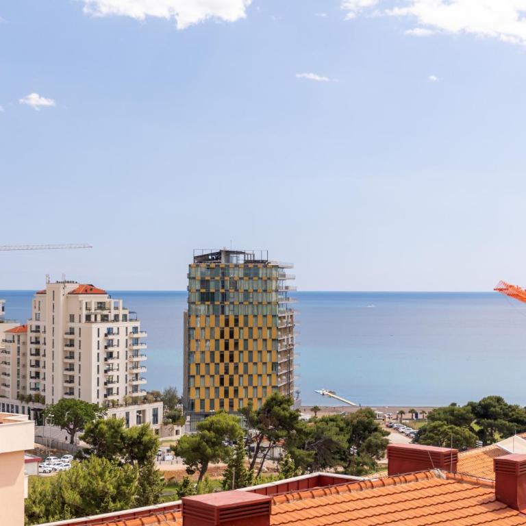 Just 7 Min from the Beach Stylish 2BR - Two-Bedroom Apartment - 6