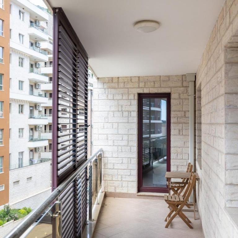 Just 7 Min from the Beach Stylish 2BR - Two-Bedroom Apartment - 19