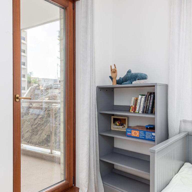 Just 7 Min from the Beach Stylish 2BR - Two-Bedroom Apartment - 21